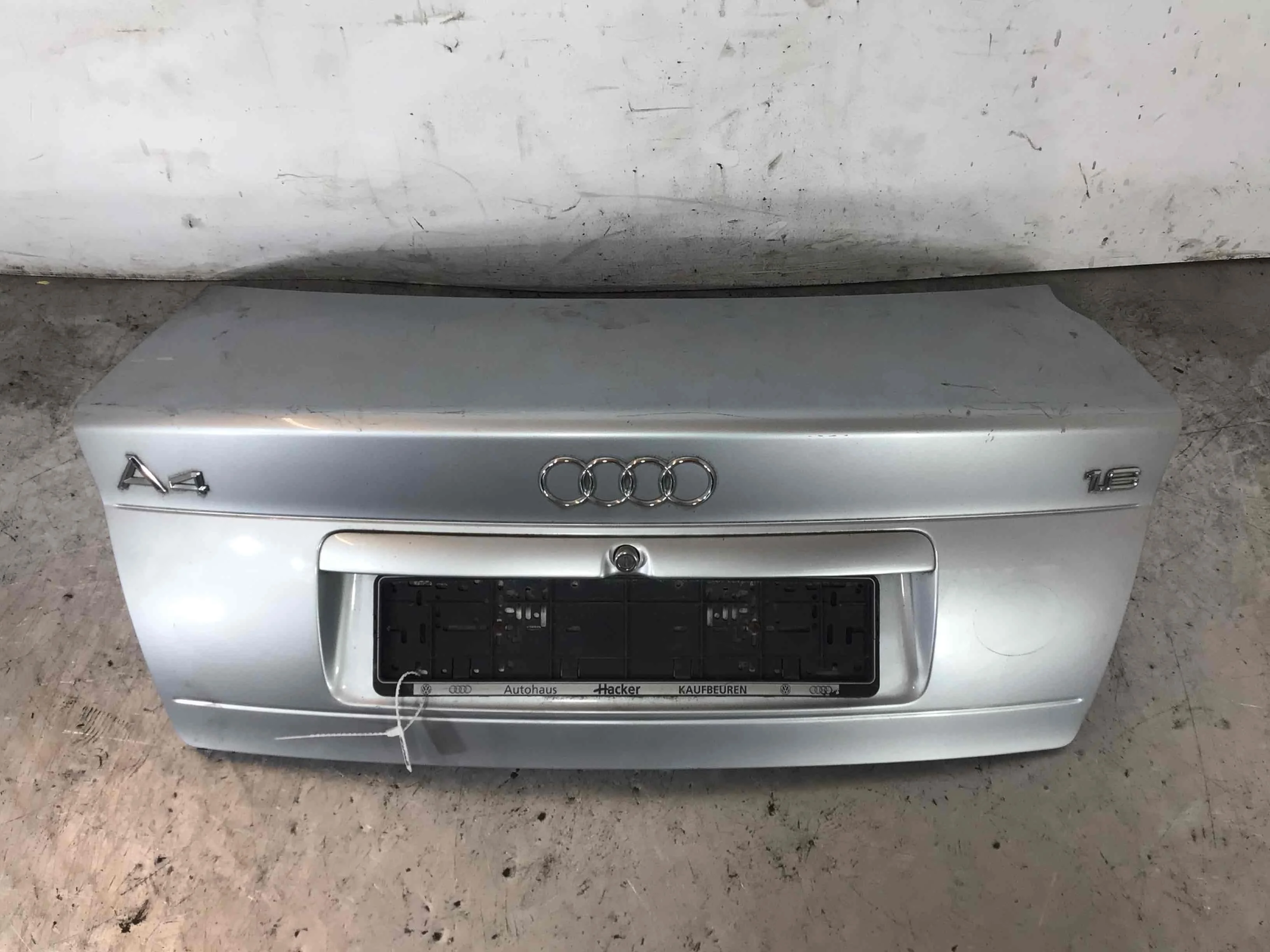 Крышка багажника (дверь 3-5) Audi A4 B5 (1994-1999) бензин 1.6 i Механика Седан