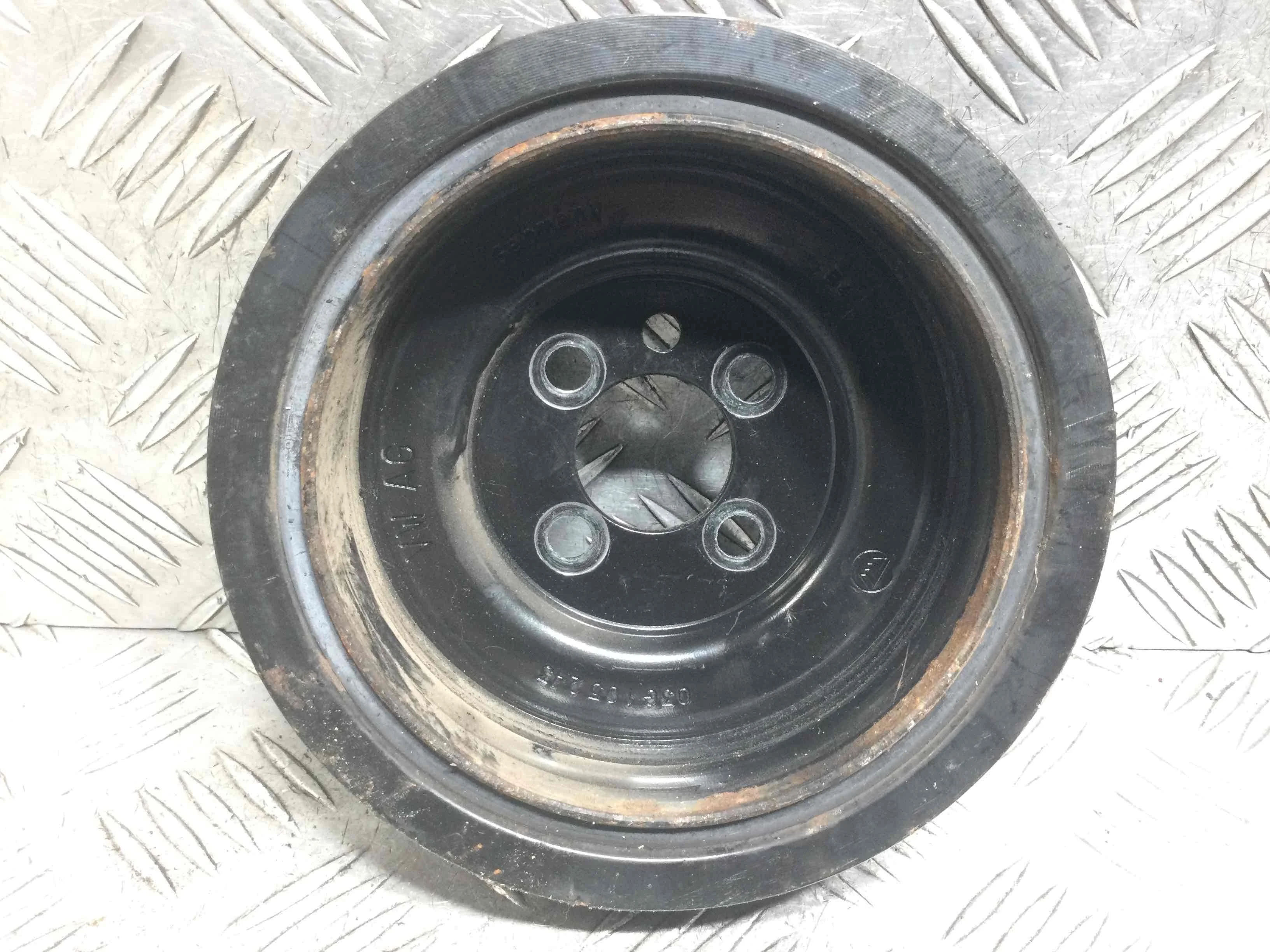 Шкив коленвала Audi A3 8P (2003-2005) дизель 2.0 TDI Механика Х/б