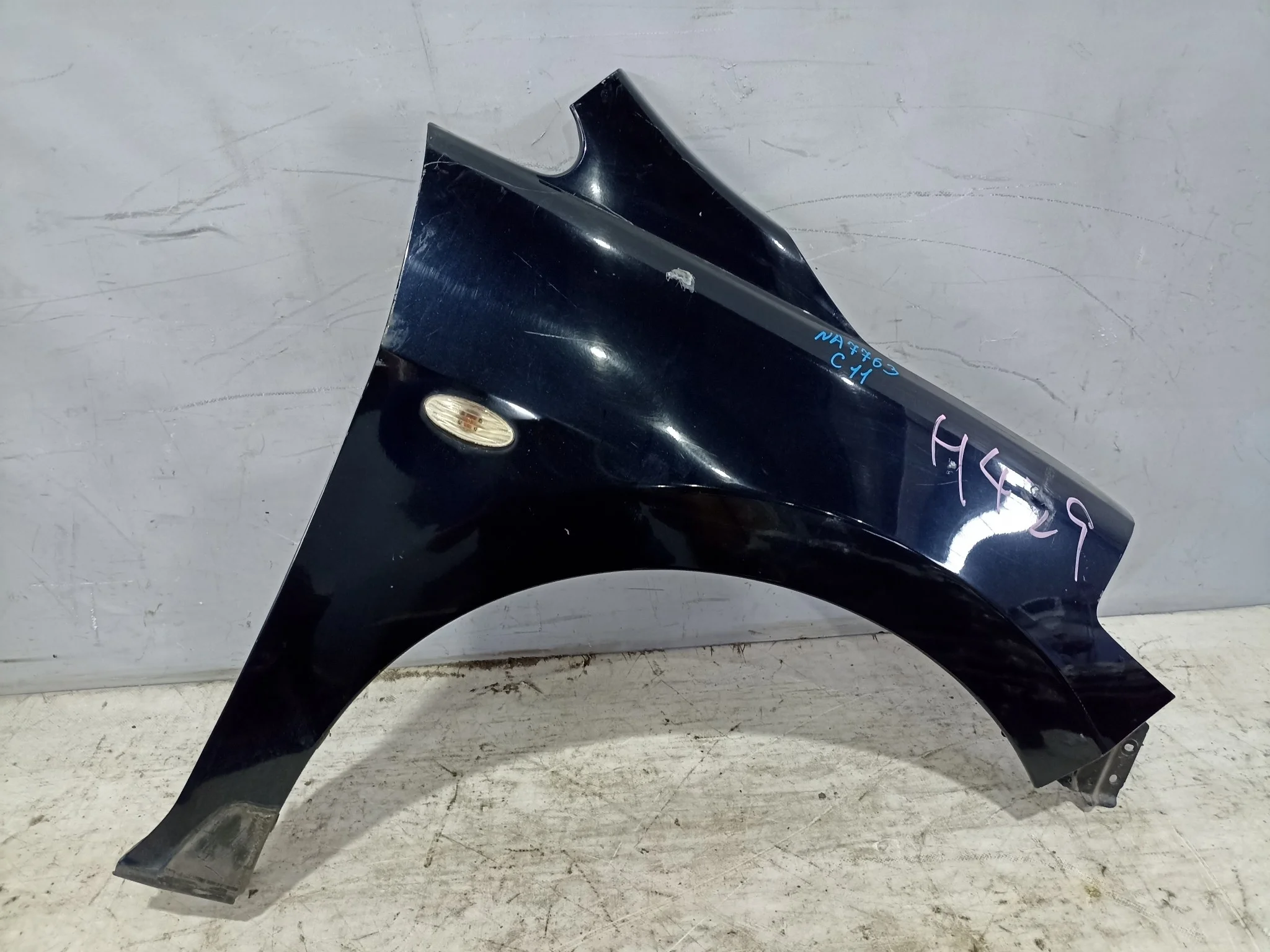 КРЫЛО NISSAN 63100ED030 ПЕРЕД ПРАВО черный, B20 NA7763