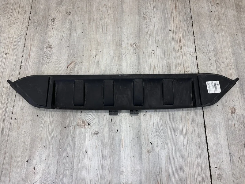 Декоративная накладка радиаторы Audi Q7 2006-2015 4L