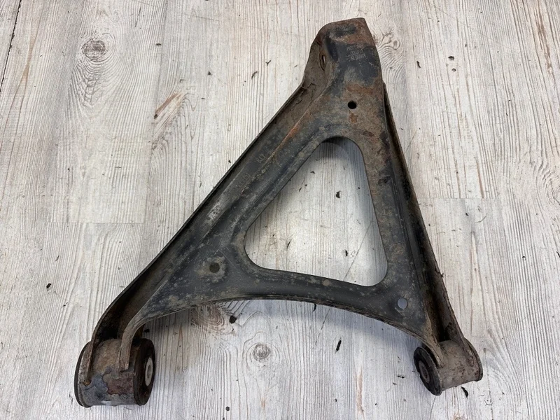 Рычаг поперечный VW Touareg 2003-2010 7L