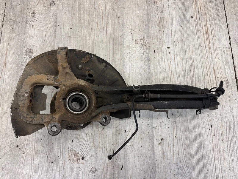 Кулак поворотный со ступицей VW Touareg NF 2010 7P