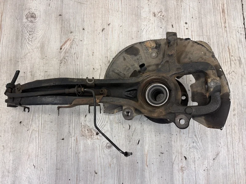 Кулак поворотный со ступицей VW Touareg NF 2010 7P