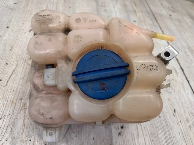 Расширительный бачок Porsche Cayenne V8 2011 958 (92A)