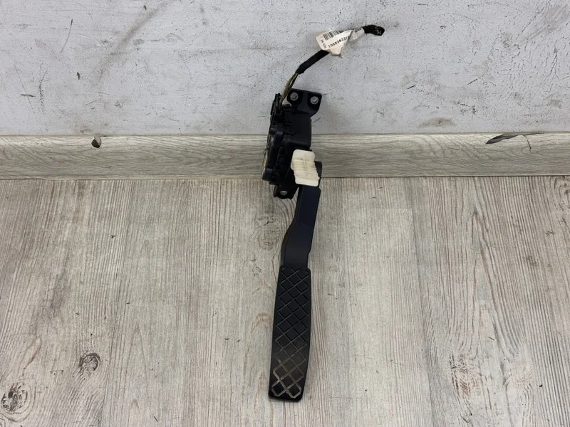 Электронная педаль газа VW Touareg NF 2010 7P