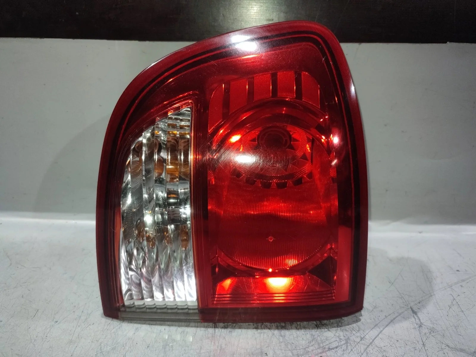 Фонарь SsangYong Kyron 2009 D130