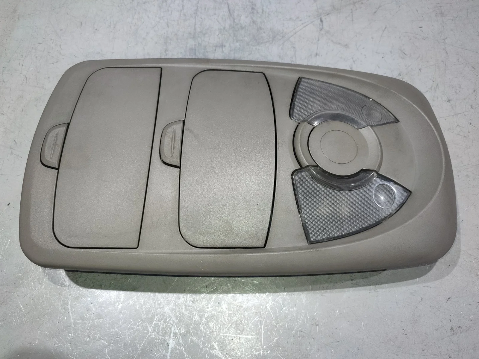 Плафон освещения салона SsangYong Kyron 2012 D130