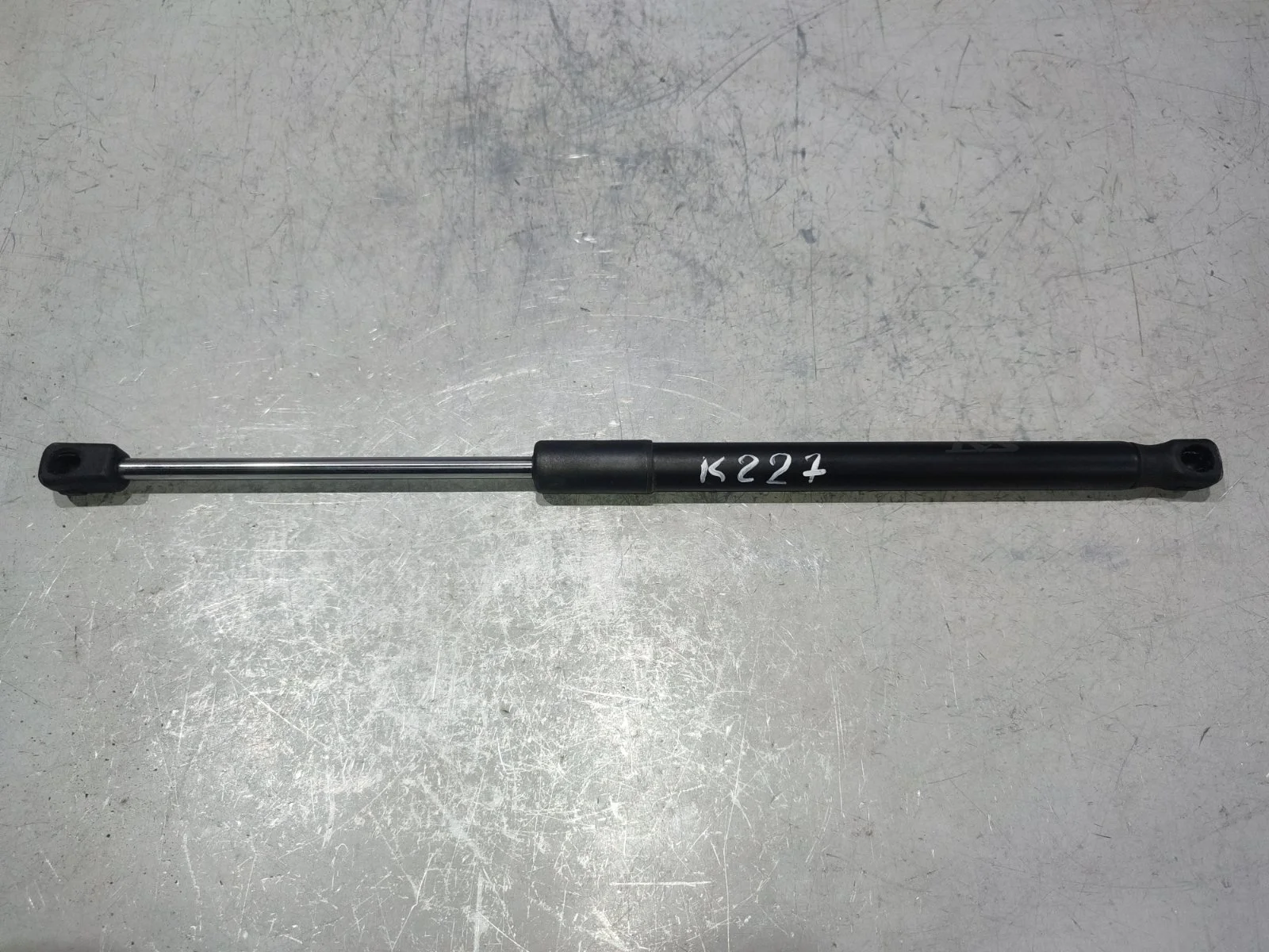 Амортизатор капота SsangYong Kyron 2012 D130