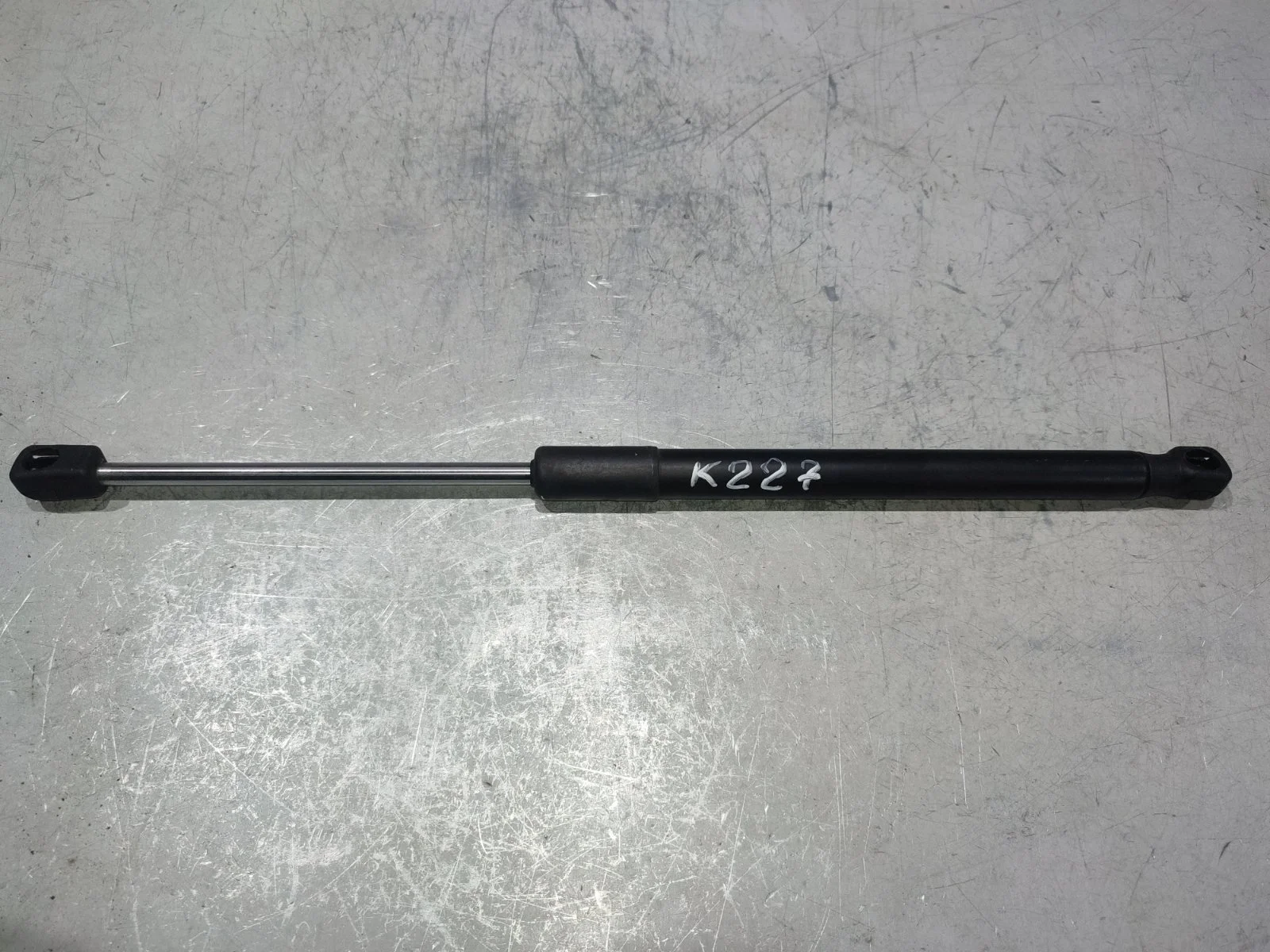 Амортизатор капота SsangYong Kyron 2012 D130