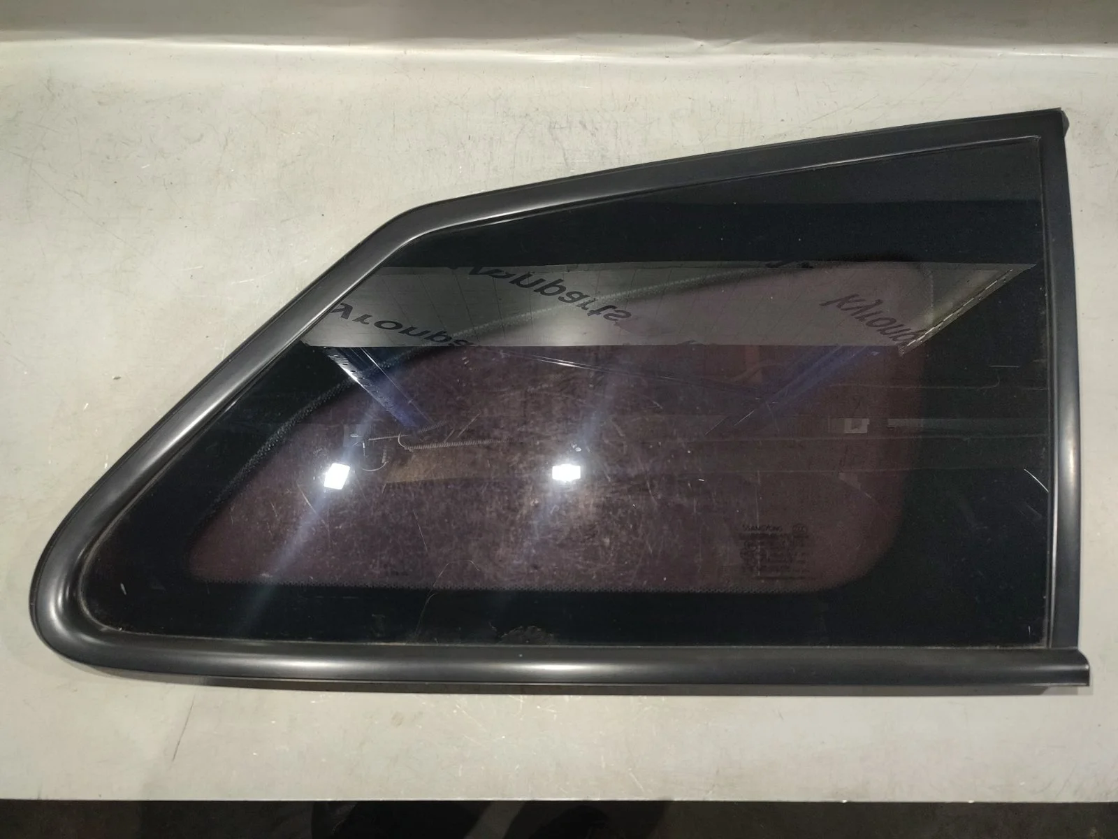 Стекло кузова (собачник) SsangYong Kyron 2012 D130