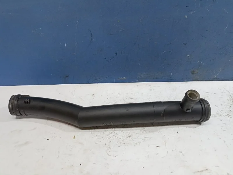 Патрубок системы охлаждения Volkswagen Touran 2012 03F121065A 1T3 1.2 CBZ