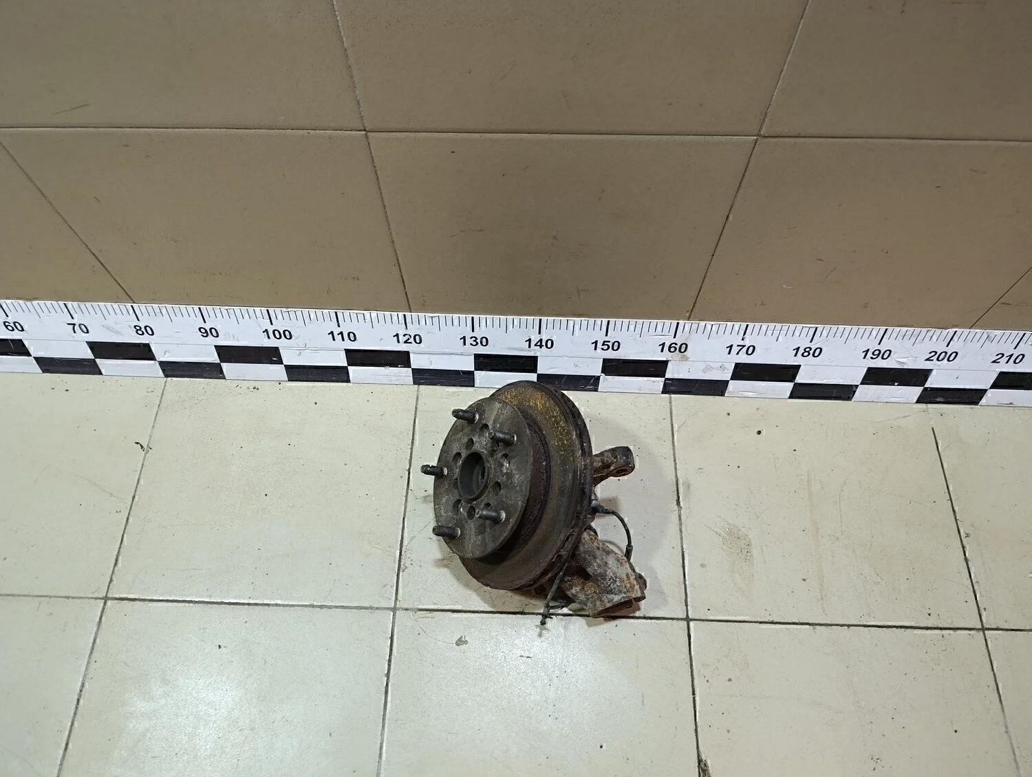 Кулак поворотный передний правый Transit 2006-2013