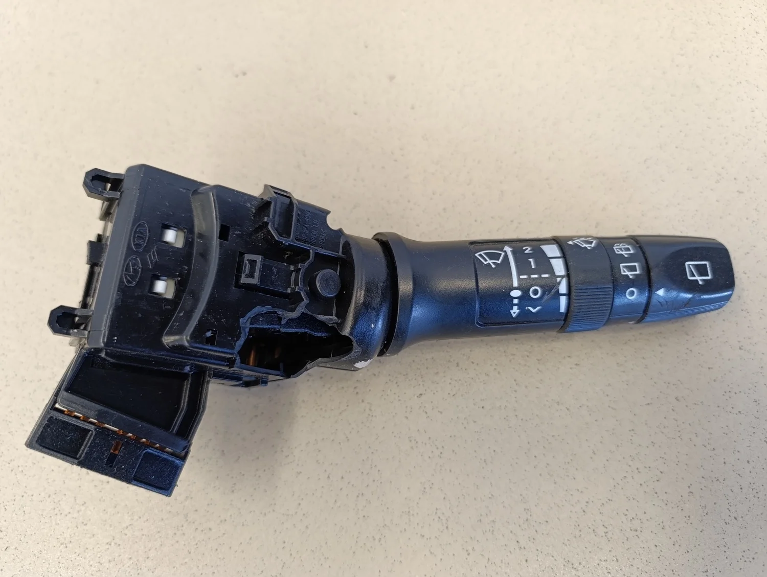 Переключатель стеклоочистителей Solaris 2010-2017