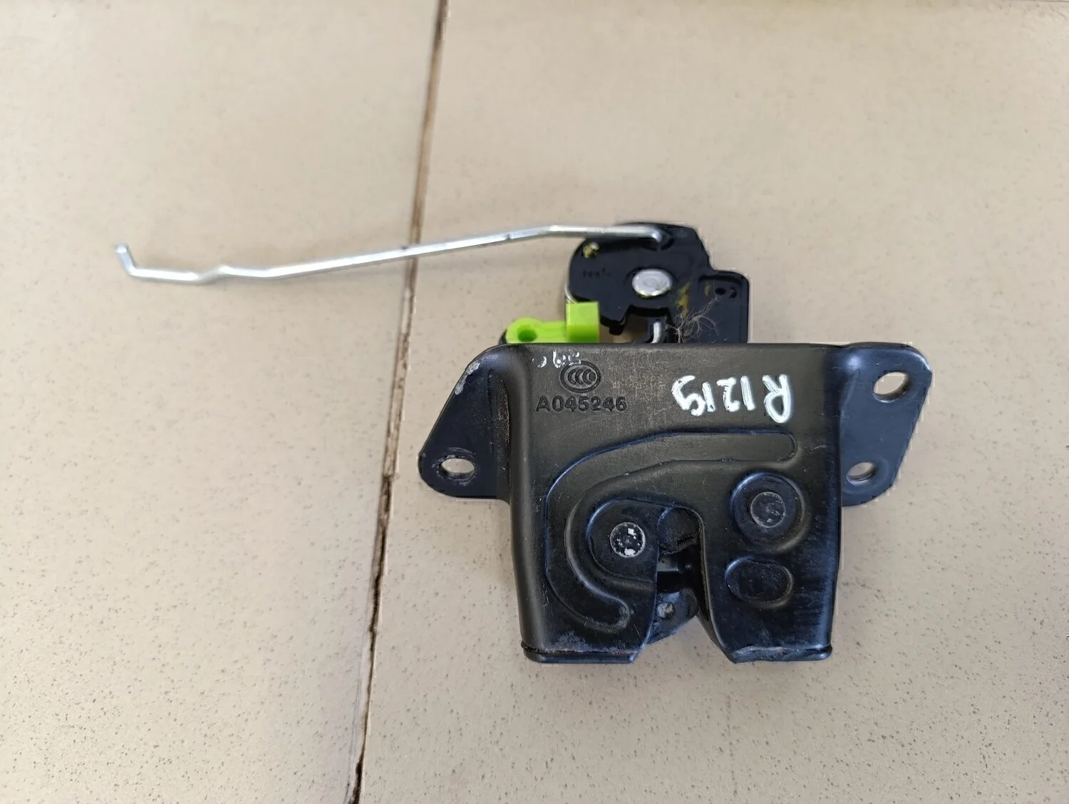 Замок багажника RIO 2011-2017