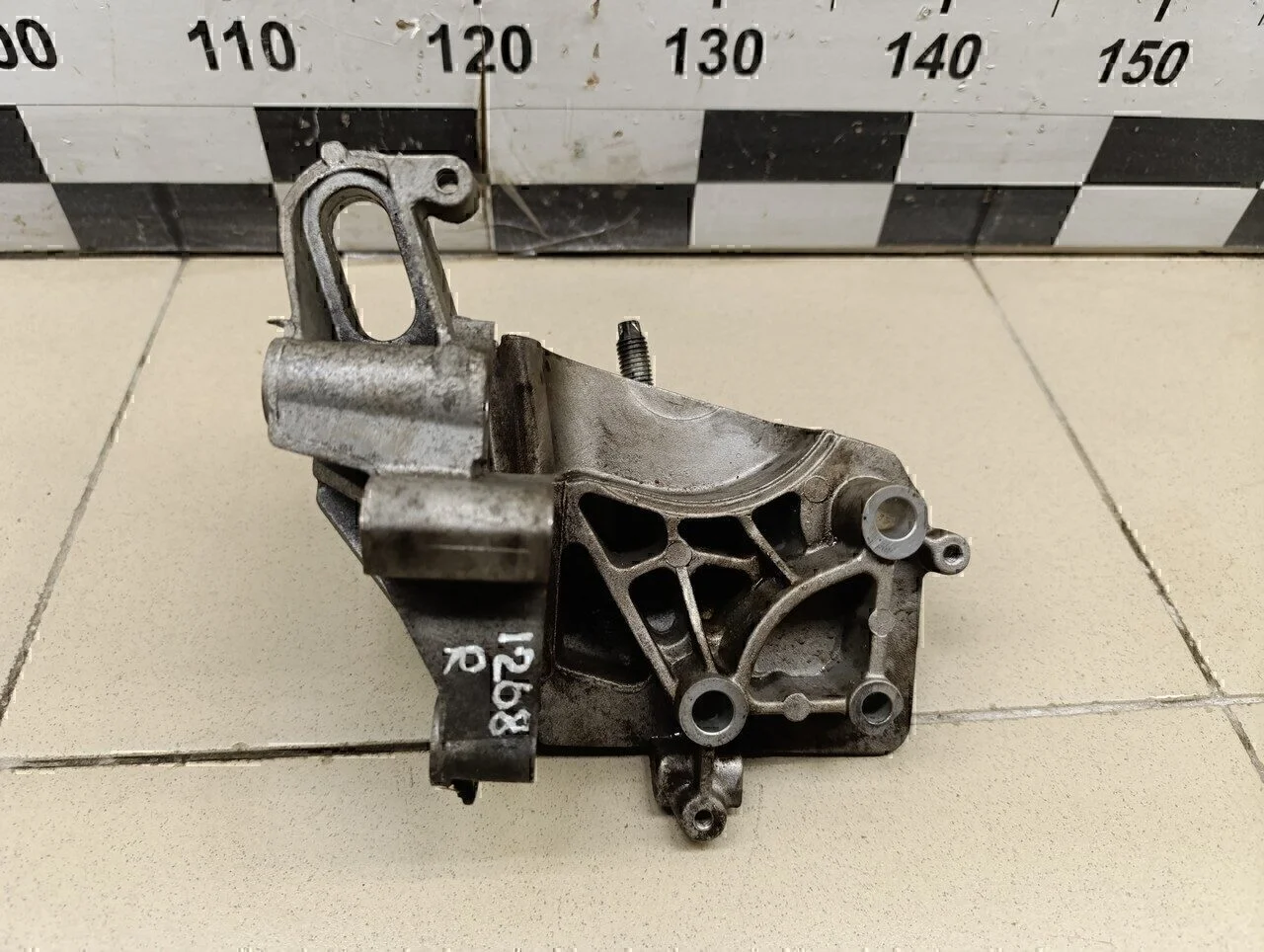 Кронштейн двигателя правый Focus II 2005-2008