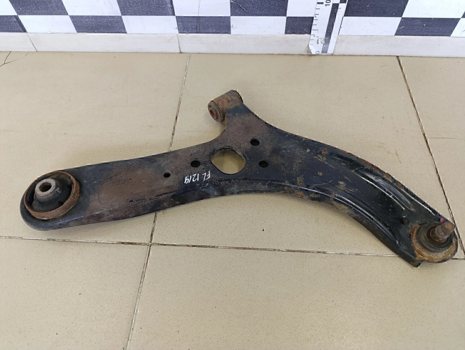 Рычаг передний левый Solaris 2010-2017