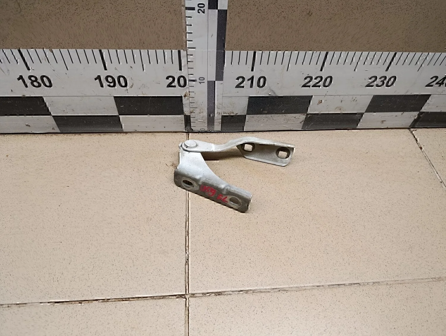 Петля капота левая Transit 2006-2013