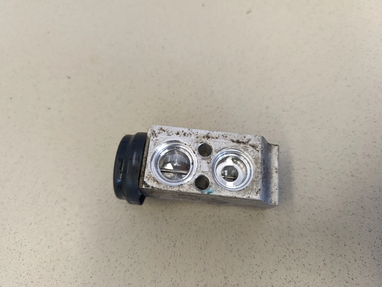 Клапан кондиционера Solaris 2010-2017