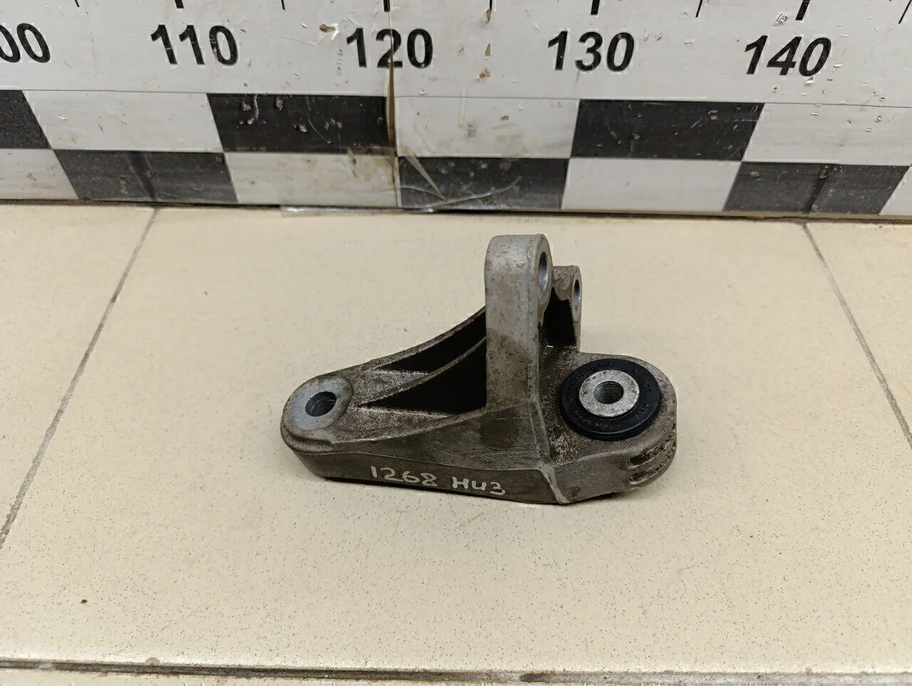 Кронштейн КПП Focus III 2011>