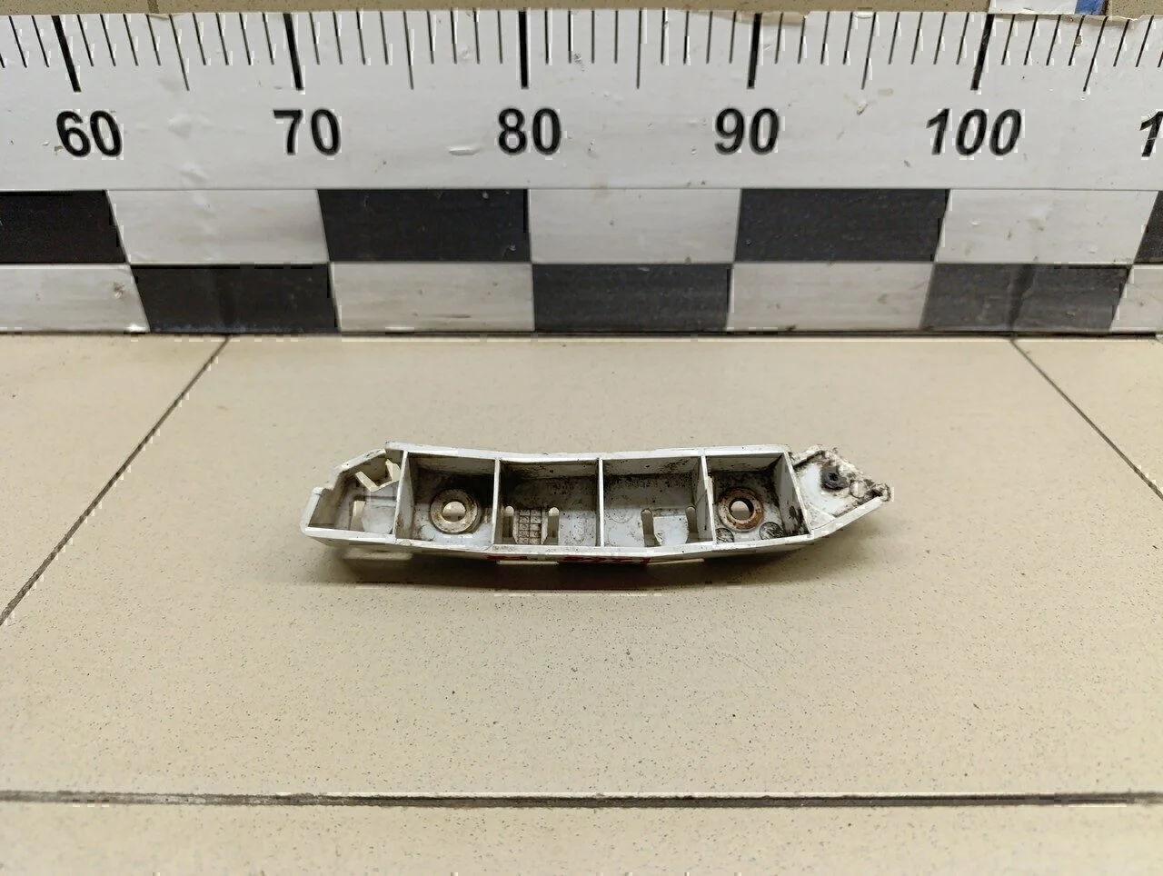 Кронштейн переднего бампера правый Focus III 2011>