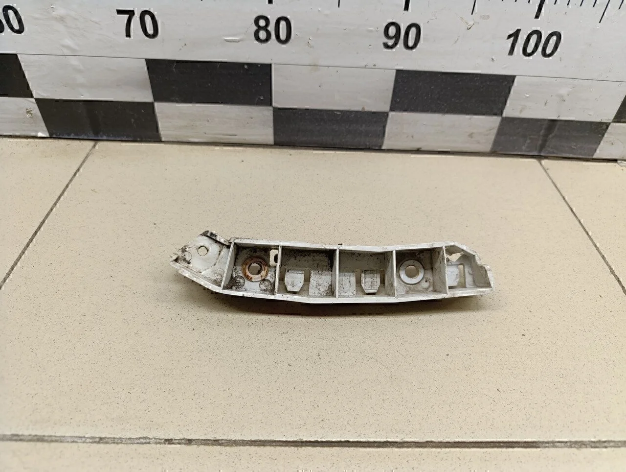 Кронштейн переднего бампера левый Focus III 2011>