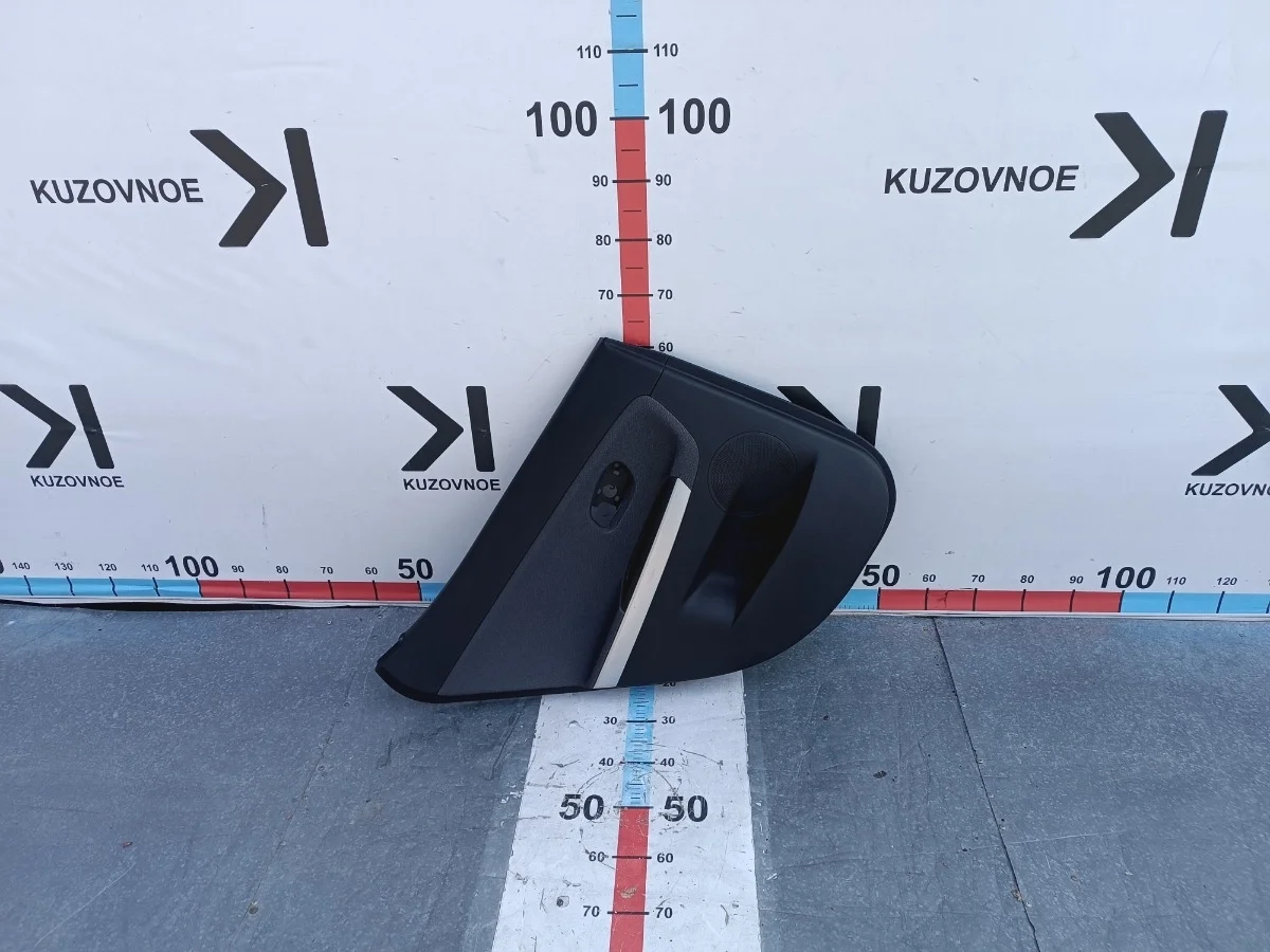 Обшивка двери Kia Ceed 2012 JD