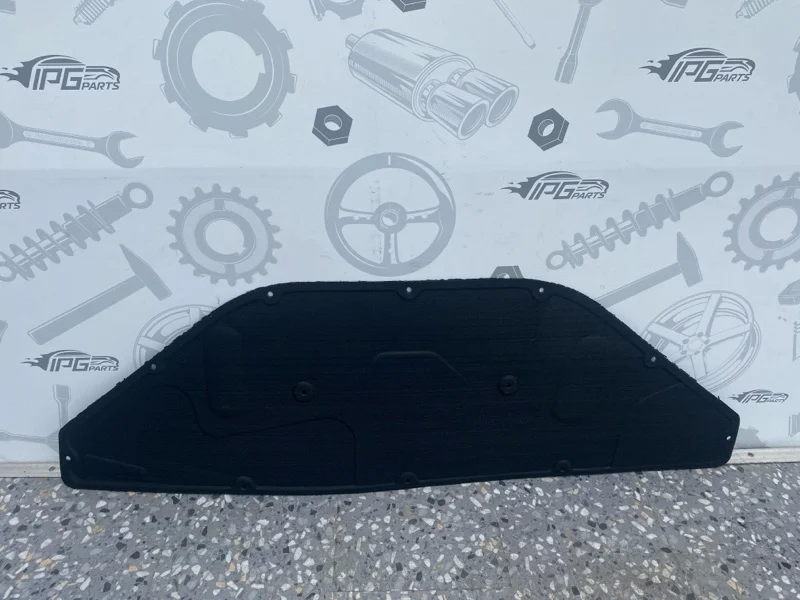 Шумоизоляция капота Mercedes-benz W251