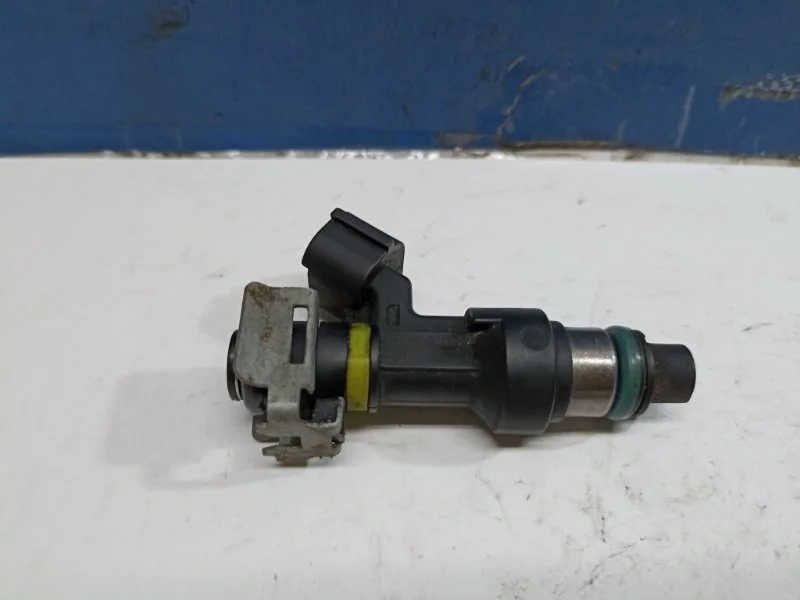 Форсунка топливная Nissan X-Trail 2014 16600EN200 T31 2.0 MR20DE