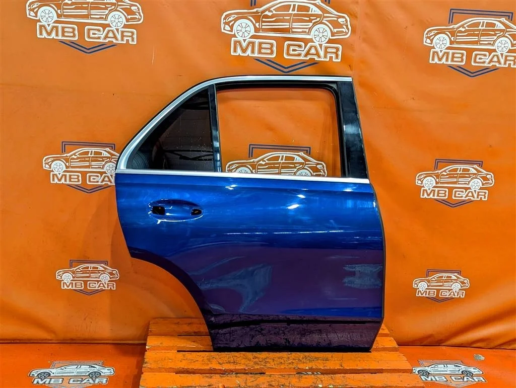 Дверь задняя правая Mercedes-Benz