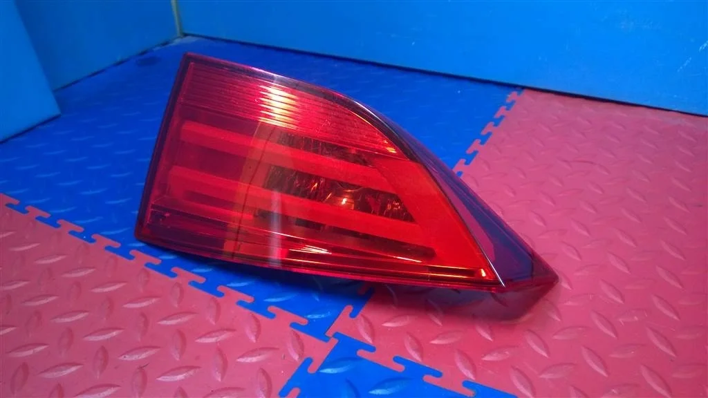 фонарь внутренний BMW X1 E84