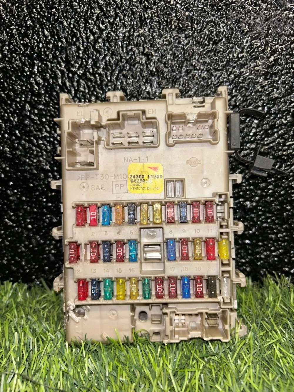 Блок предохранителей Nissan Almera N16
