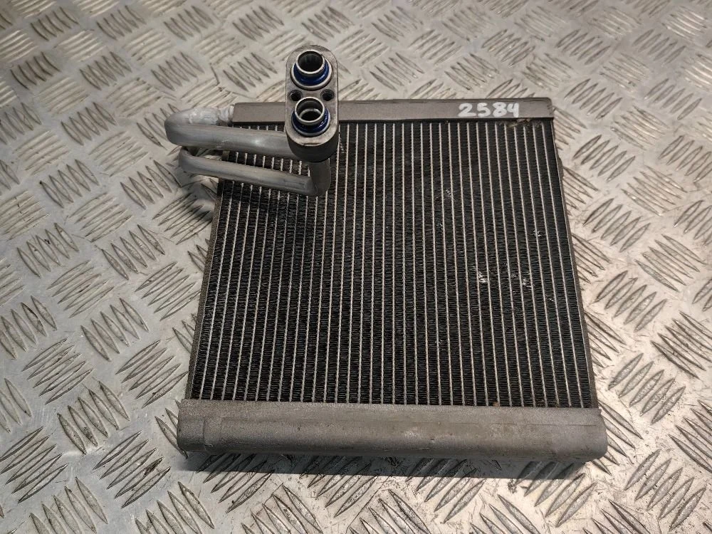 Испаритель кондиционера Hyundai Solaris