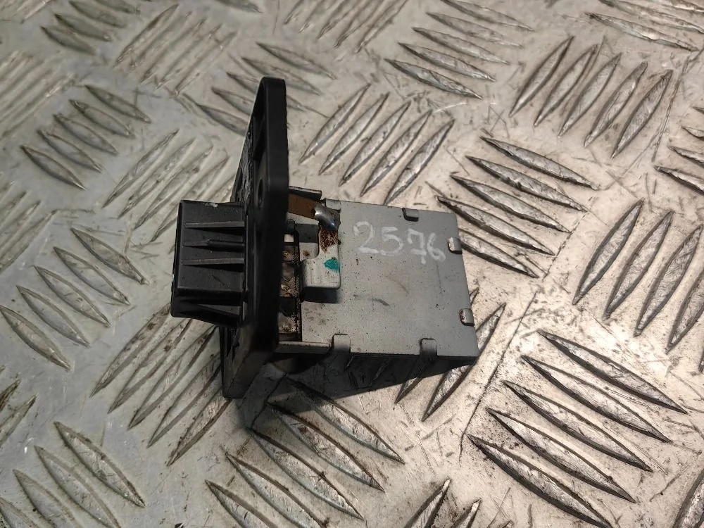 Резистор отопителя Hyundai Solaris I