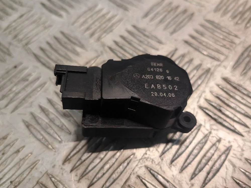 Моторчик заслонки отопителя Mercedes E-класс W211