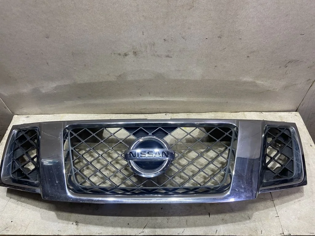Решетка радиатора Nissan Pathfinder R51M 2012