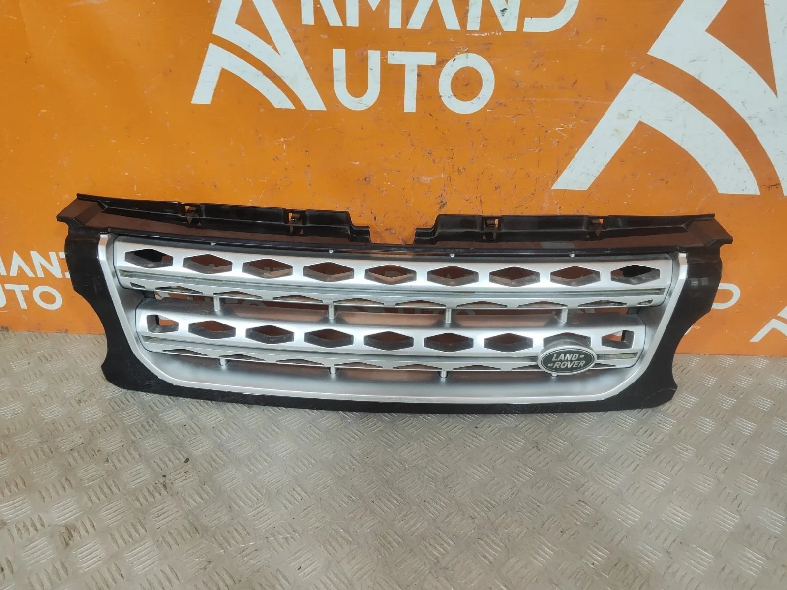 Решетка радиатора Land Rover Discovery 2013-2016 4