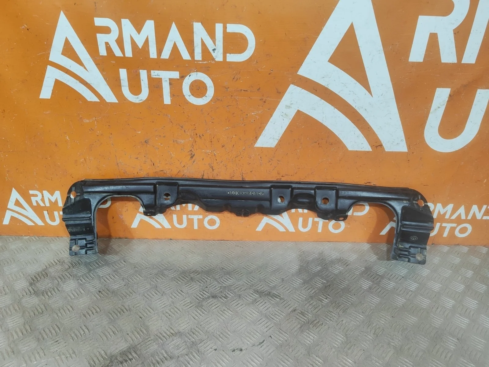 Кронштейн бампера нижний Toyota Fortuner 2015-нв