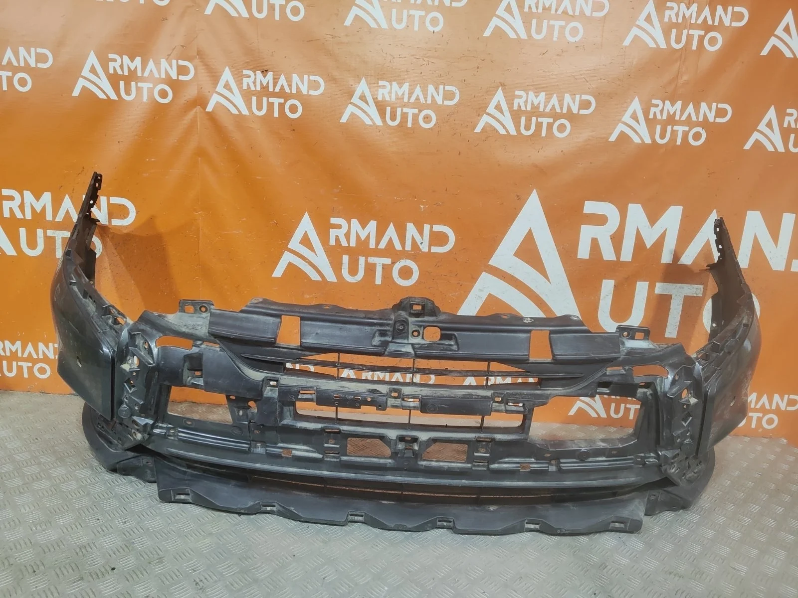 Бампер Mitsubishi Outlander 2018-нв 3