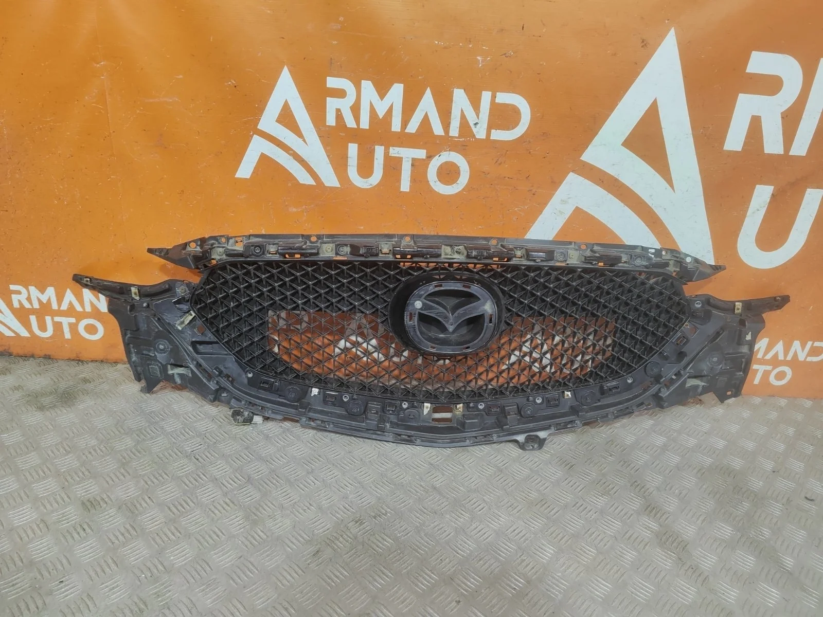 Решетка радиатора Mazda CX-5 2017-нв