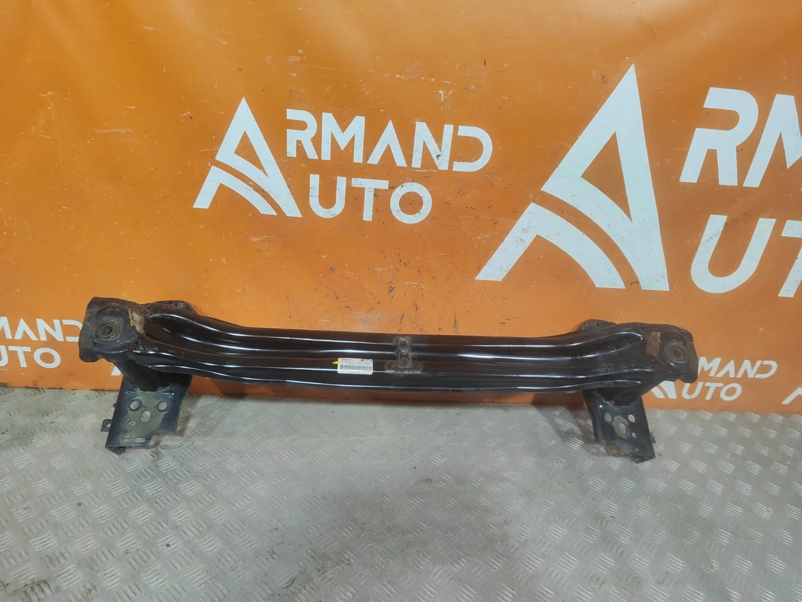 Усилитель бампера Volkswagen Touareg 2010-2018