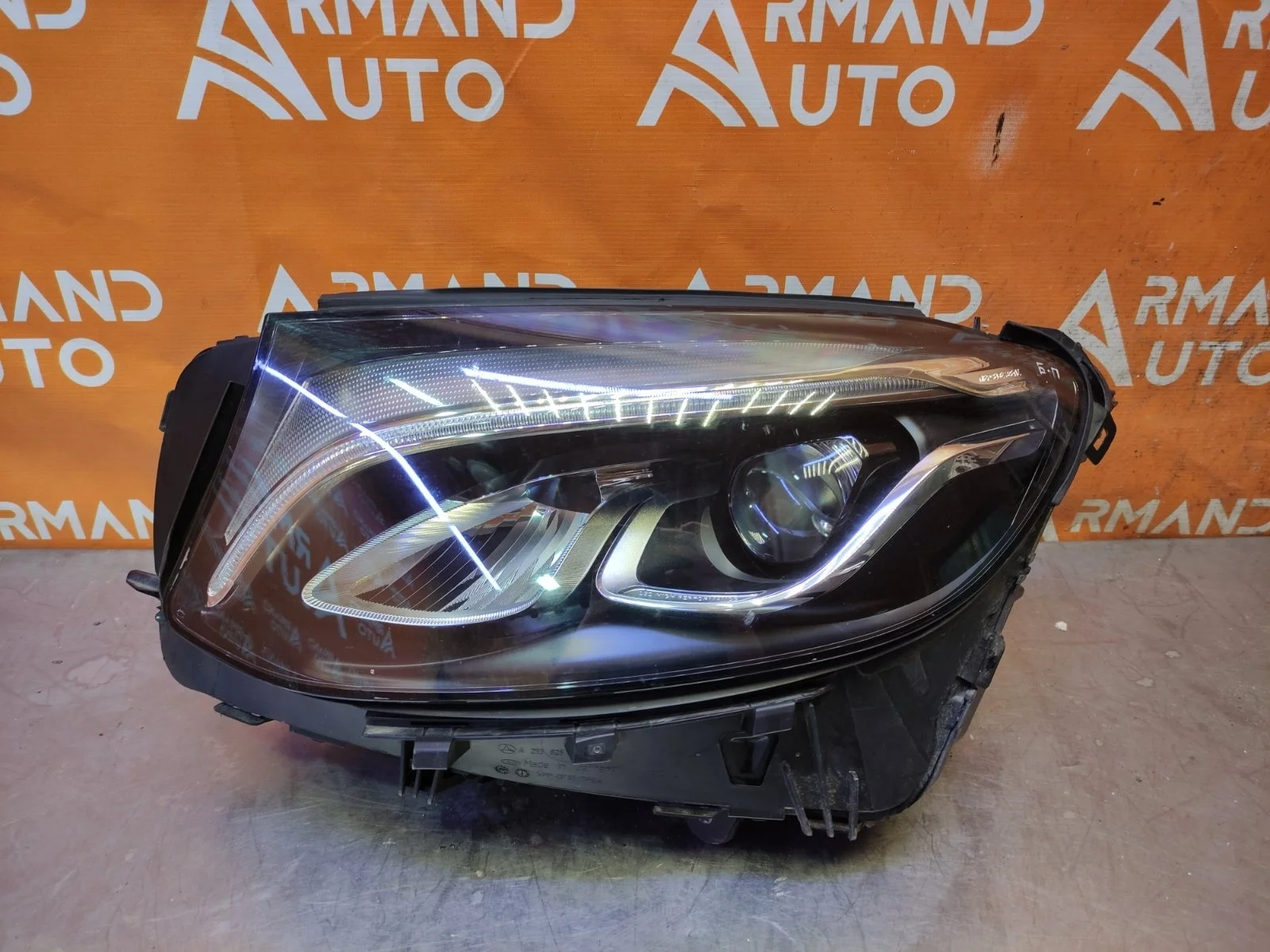 Фара Mercedes GLC-Class 2015-2019 X253