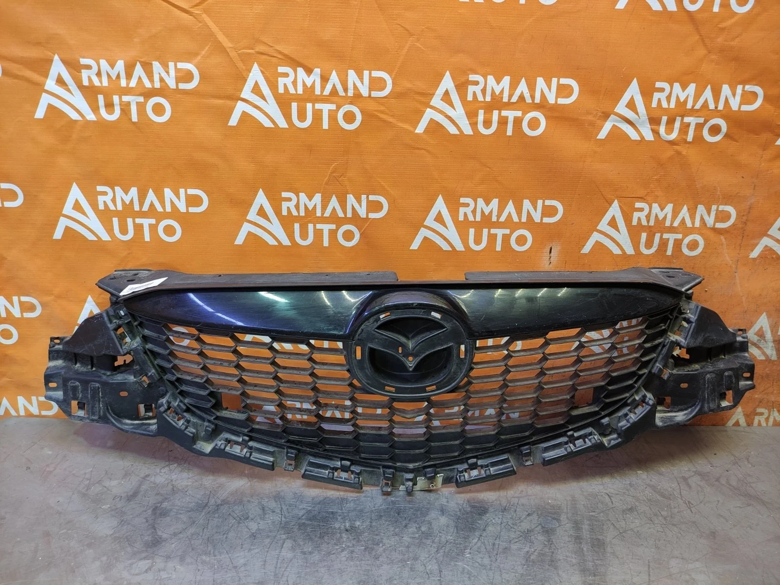 Решетка радиатора Mazda CX-5 2011-2015