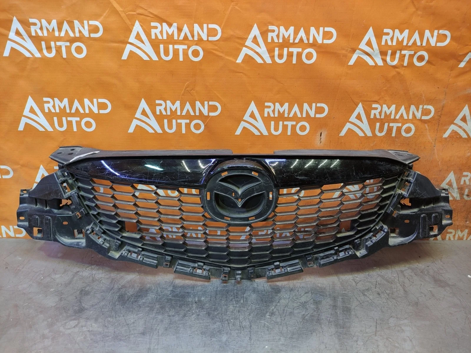 Решетка радиатора Mazda CX-5 2011-2015