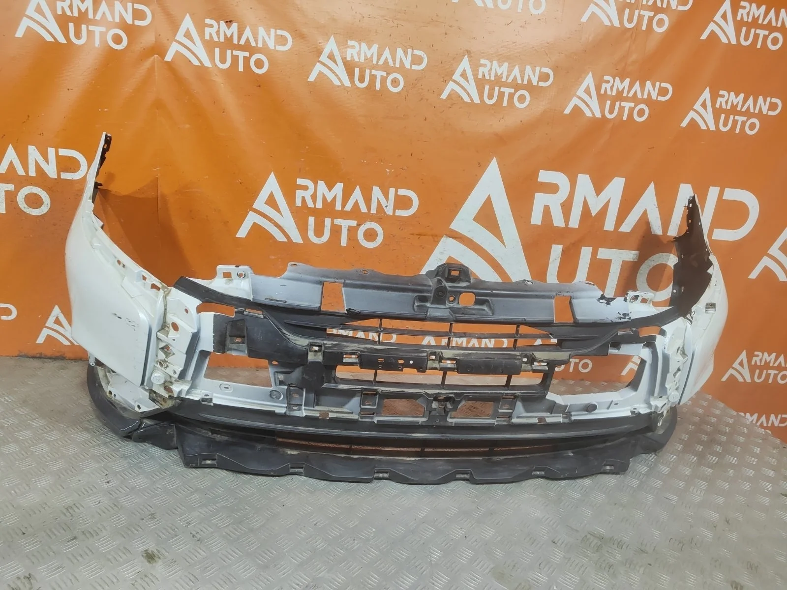 Бампер Mitsubishi Outlander 2018-нв 3