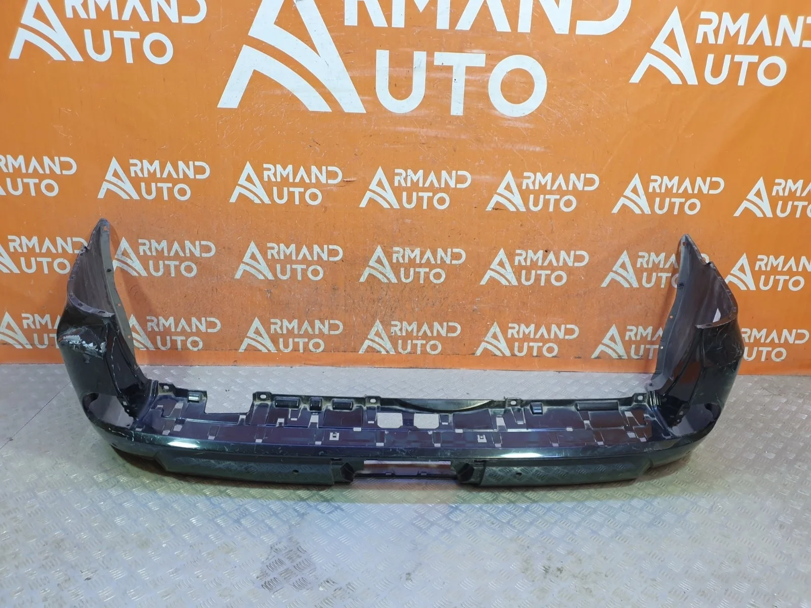 Бампер Lexus LX 2015-2023 URJ200