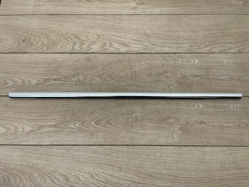 Накладка стекла двери VW Touareg 2 2010-2018 7P