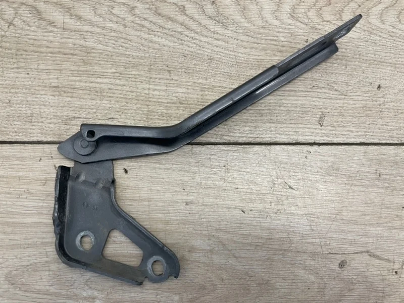 Петля капота Audi Q7 2007-2015 4L