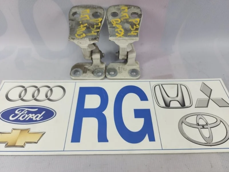 Петля двери Land Rover Range Sport 2010