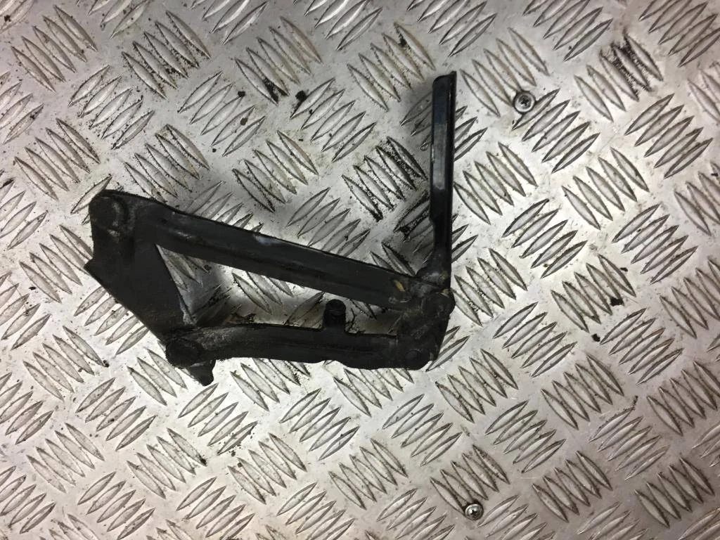 Петля капота правая Volkswagen Crafter I (2006—20