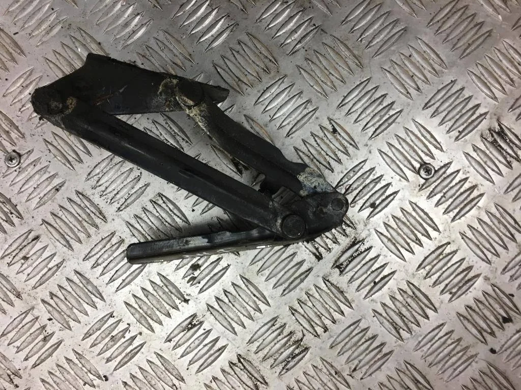 Петля капота левая Volkswagen Crafter I (2006—201